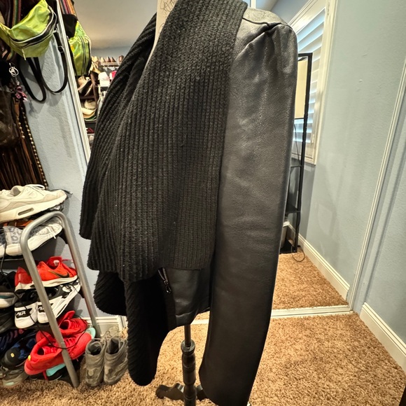 Leather jacket with built in knit scarf - Picture 4 of 5
